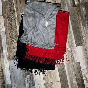 White Stag 3for1 Scarves